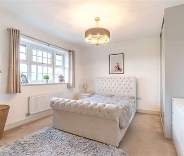 A beautifully presented three bedroom family home - Photo 2