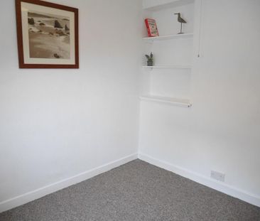 2 bedroom end of terrace house to rent - Photo 6