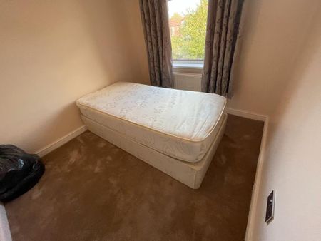 3 bedroom semi-detached house to rent - Photo 3