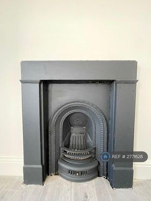 2 bedroom maisonette to rent - Photo 1