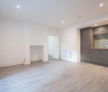 Harrogate Road, Leeds, LS7 - Photo 1