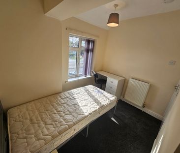 7 Bed Student Accommodation - Photo 1