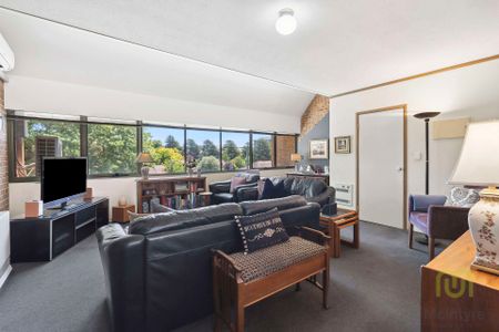 Stunning 3-Storey Kingston Townhouse - Photo 3