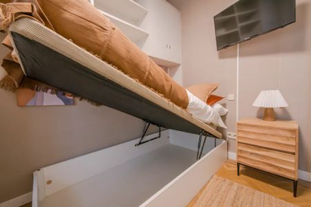 Calle de Romero Robledo, Madrid, Community of Madrid 28008 - Photo 2