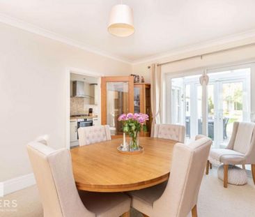 3 bedroom detached house to rent - Photo 4