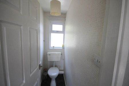 3 bedroom terraced house to rent - Photo 3