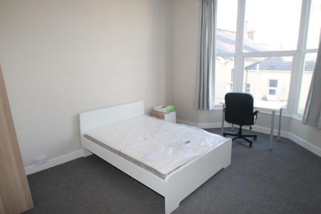 2 Bedroom | Flat 1, 78 North Road East, PL4 6AN - Photo 3