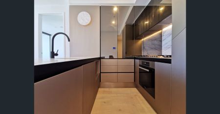 SPACIOUS & SOPHISTICATED LIVING - Photo 5