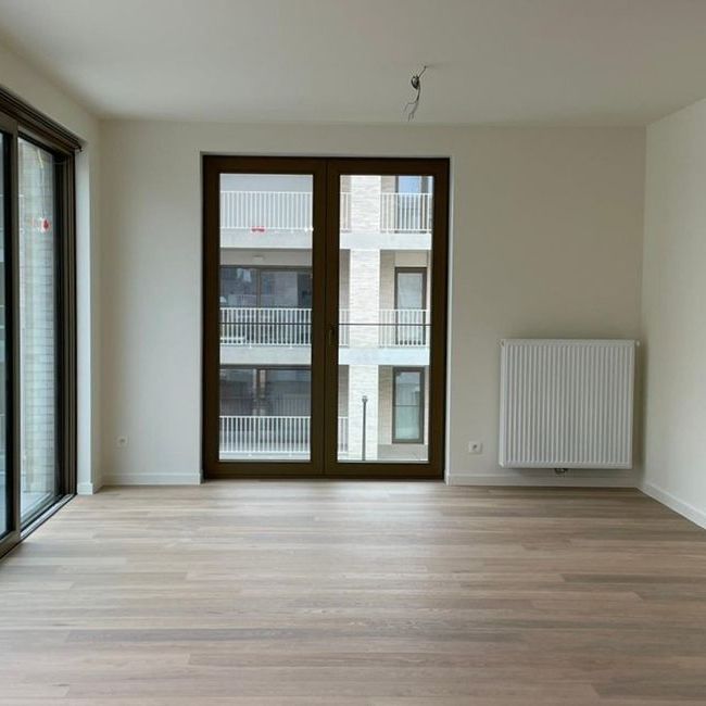 Appartement te huur in Sint-Pieters voor € 899 met 2 slaapkamers - Photo 1