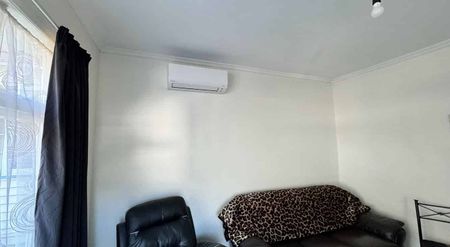 Charming 2-bedroom house in Miramar, Wellington - Photo 3