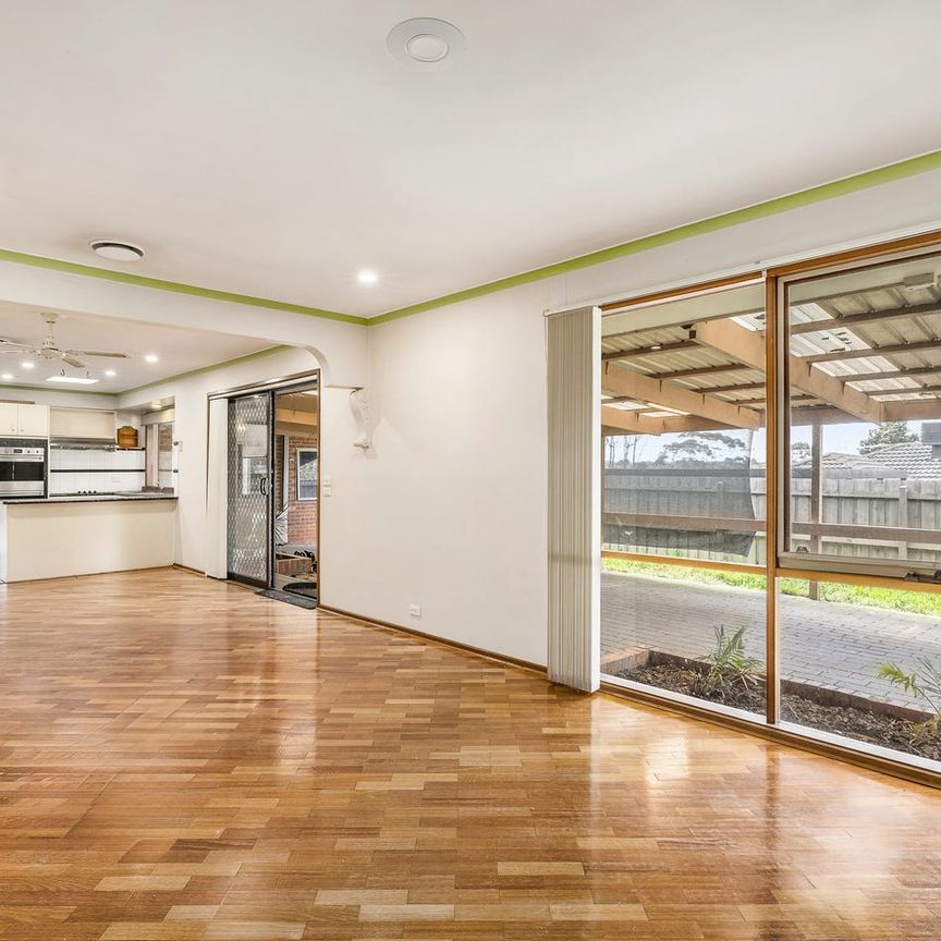 4 Melissa Court, Hampton Park, Vic 3976 - Photo 1