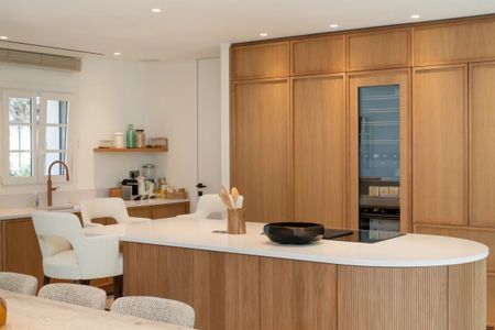 Saint-Tropez, villa contemporaine à 2 min de la plage – 5 suites – Jardin & piscine chauffée - Photo 3