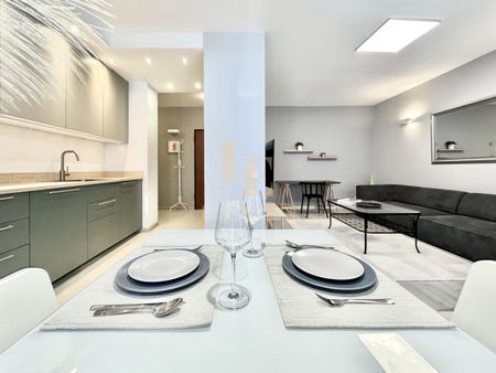 Przestronne mieszkanie w Centrum | Garaż | Klima - Фото 4