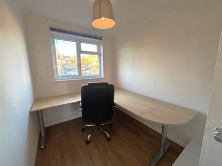 3 bedroom semi-detached house to rent - Photo 5