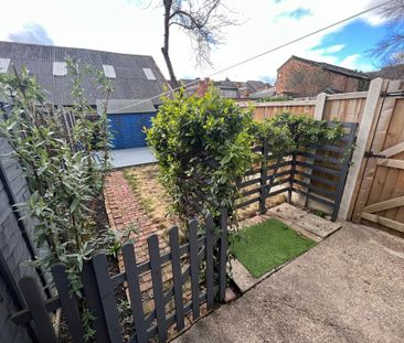 2 bedroom terraced house to rent - Photo 4