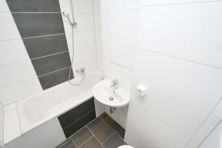 Frisch saniert / Balkon / Modern - Photo 2