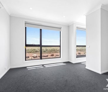 Modern Family Living in a Convenient Truganina Location - Photo 2