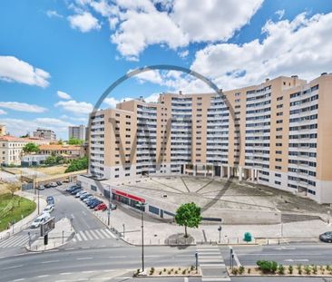 2 bedroom luxury Apartment for rent in Campolide, Portugal - Photo 2