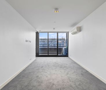 On The Door Step Of Albert Park Lake - Photo 4