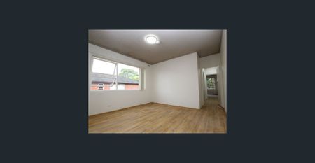 Modern 2 Bedroom Unit in a quiet location - Photo 2