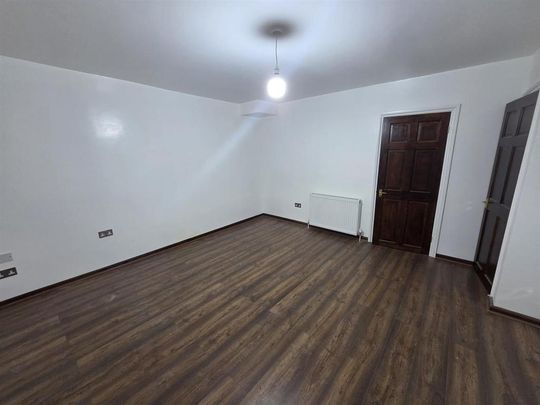 3 bedroom end of terrace house to rent - Photo 1