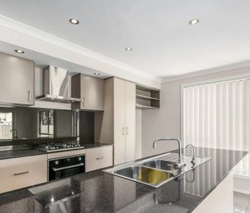 Three Bedroom Home in Marks Point! - Photo 4