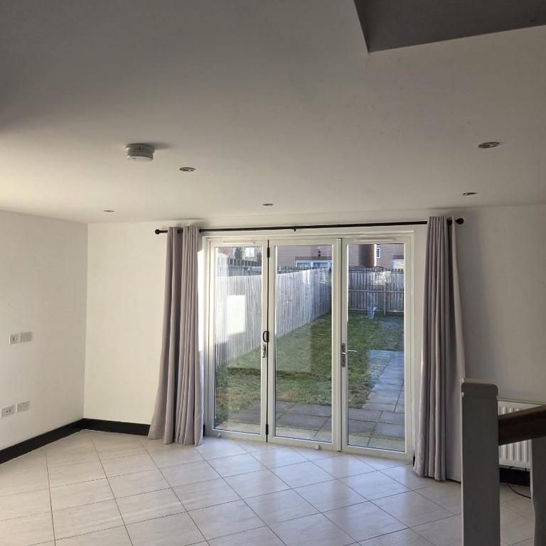 3 bedroom house to rent - Photo 1