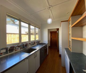 2 Bedrooms Petone - Photo 1