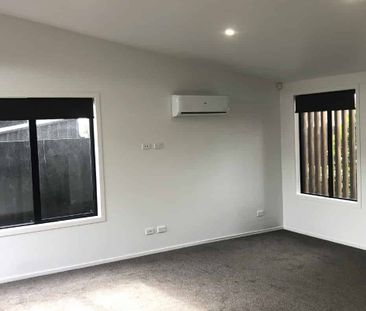 3 Bedroom House in Waiuku - Photo 2