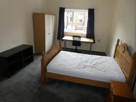 4 bedroom terraced house to rent - Photo 2