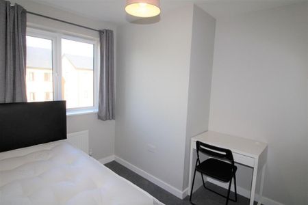 6 bedroom private hall to rent - Photo 3