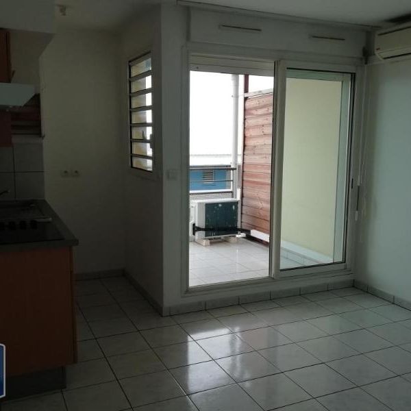 Location Appartement 1 pièce 28m² ST DENIS 97400 - Photo 1