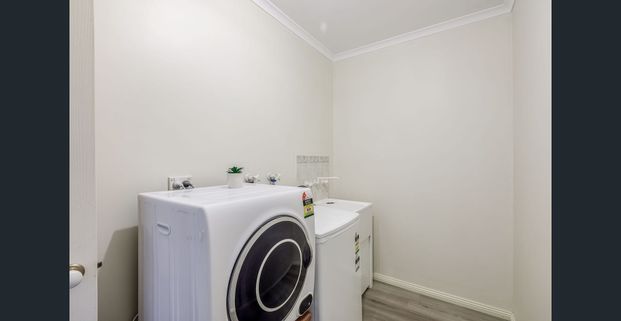 McKinnon 2BR | $1,100 UTILITIES AND FURNITURE INCLUDED | Wi-Fi, Back Yard + Free Parking - Photo 1