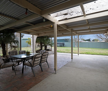 Modern Comfort in a Peaceful Thurgoona Location - Photo 5