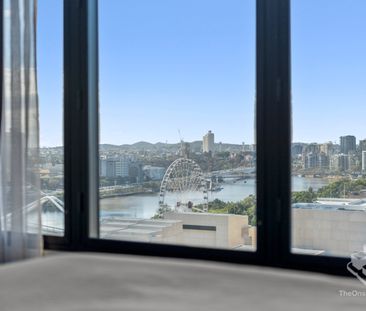 High Floor Fully Furnished 2 Bedroom with Sweeping City & River Views! - Photo 3