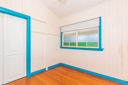 1 Louis Street, Redcliffe QLD 4020 - House For Rent - $650 | Domain - Photo 5