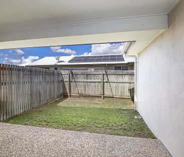 2/6 Cassinia Street, Mount Low - Photo 5