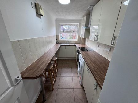 2 bedroom flat to rent - Photo 4