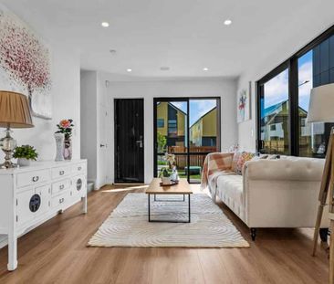 Modern living in Karaka - Photo 3