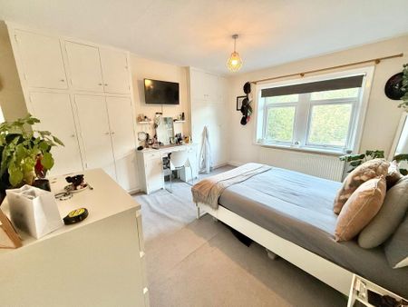 2 bedroom end of terrace house to rent - Photo 3