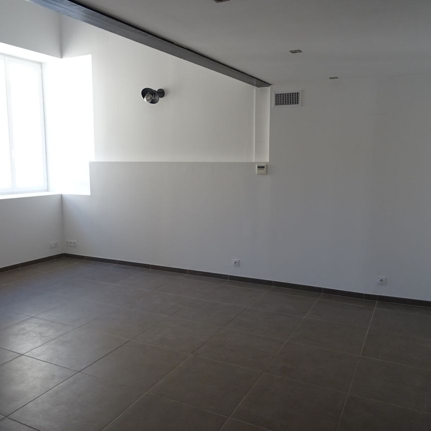 Maison de village RDC+2 niveaux, T3 + garage - Photo 1