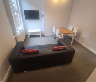 3 Bed - 19b Winston Gardens, Headingley, Leeds - LS6 3LA - Student - Photo 2