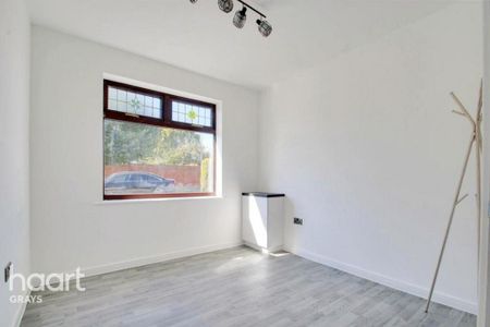 4 bedroom bungalow to rent - Photo 2