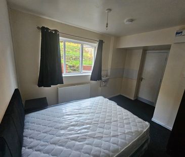 Room in a Shared Flat, Croftdown Road, NW5 - Photo 3