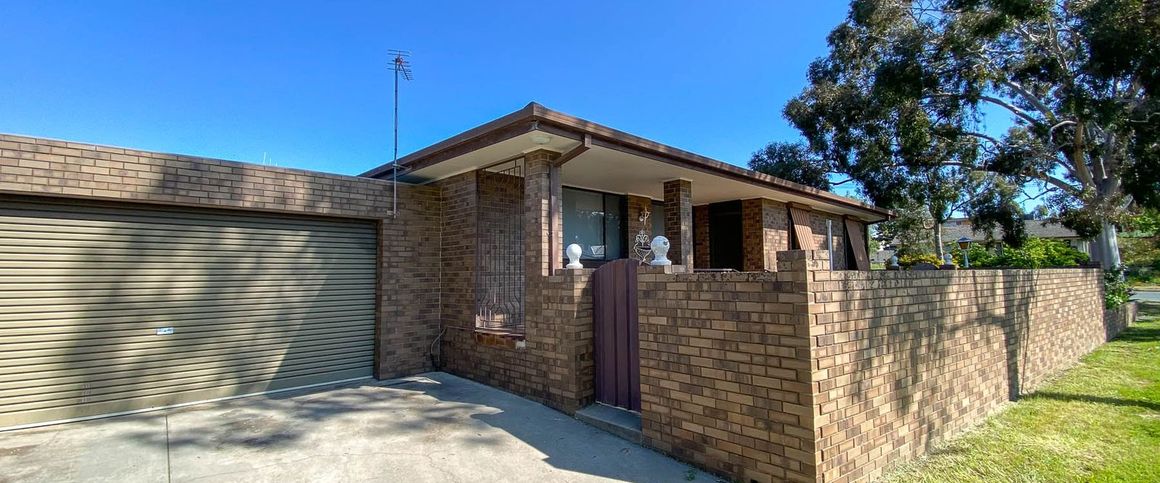 Comfort & Convenient Living in Golden Square - Photo 1