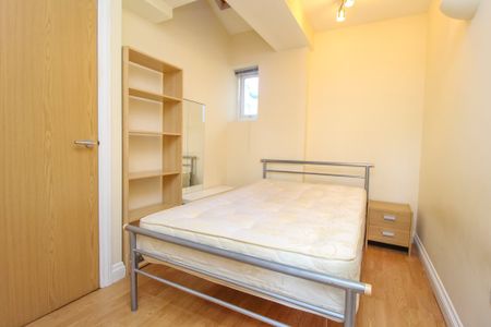 Penarth Rd, Grangetown, Cardiff - Photo 2