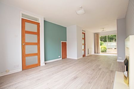 Craigieburn Gardens, Maryhill, Glasgow - Photo 2