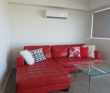 CITY LIVING - FURNISHED APARTMENT - Photo 1
