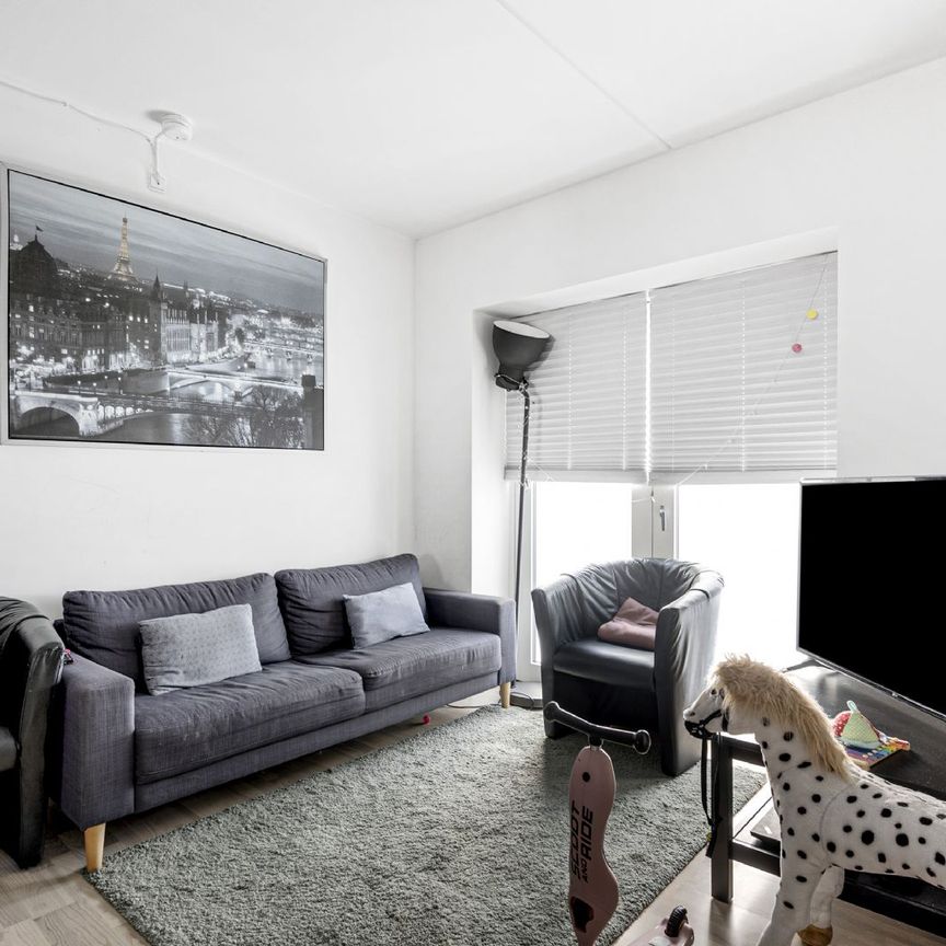 Lys og moderne 3-værelses lejlighed tæt på centrum - Photo 1