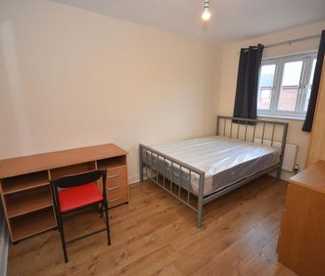 3 bedroom terraced house to rent - Photo 4